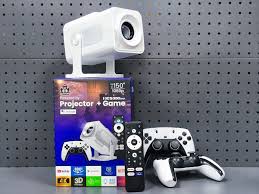 TRANSFORMA CUALQUIER ESPACIO EN UN CINE EN CASA CON EL PROYECTOR HCS350 MAX